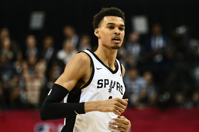  马刺文班亚马 创队史最年轻两双纪录  